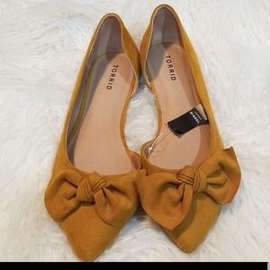 Mustard/yellow flats